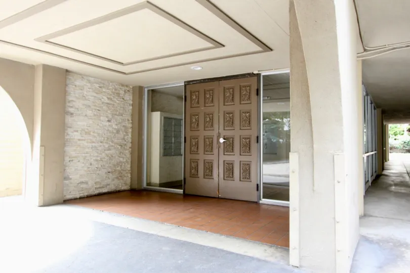 La Jolla Estates large brown door entry way in La Jolla California
