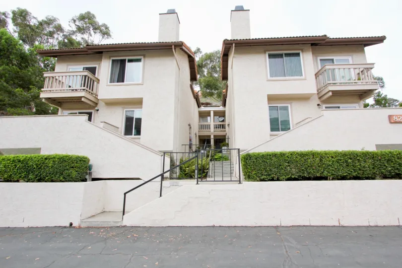 the La Jolla Hideaway most beautiful bungalow with calm area nice garden come and enjoy