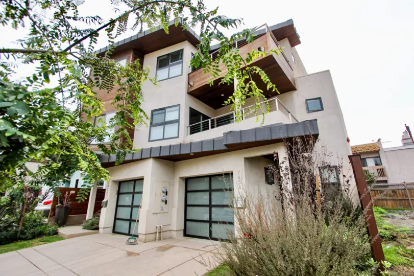 Contemperary building with multiple balconies in La Jolla Lofts.