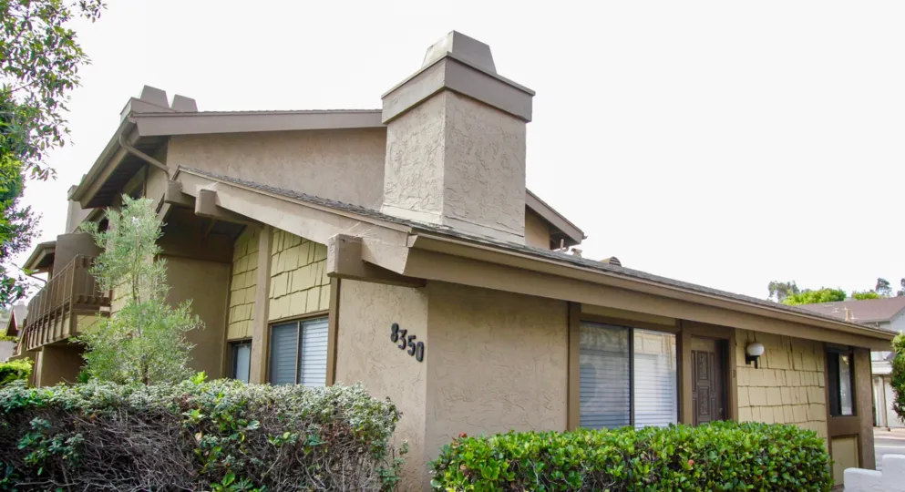 Beautifully Constructed villa with garden around in La Jolla Park Villas of La Jolla