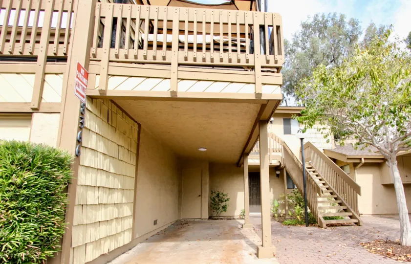 THE 8366 APARTMENT IN THE LA JOLLA PARK VILLAS WITH THE PLANTS, NO PARKING BOARD, UPSTAIRS