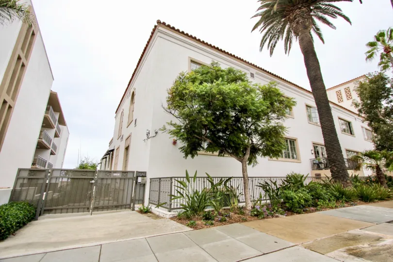 Gate and outer garden of La Jolla Prospect Condos elevation.