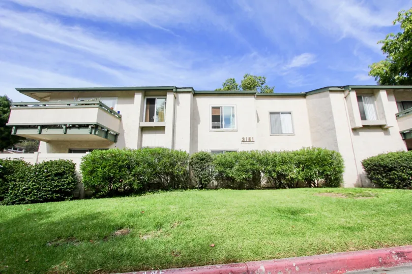 la jolla terrace is a old plan house of the la jolla city in ca
