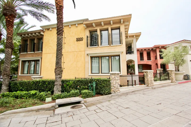 THE Montefaro NICE ATTRACTIVE BUNGALOW IN LA JOLLA BEAUTIFUL GARDEN WITH CAR PARKING ROMANTIC CLIMATE CLEAN WAY VISIT IN WEEKEND