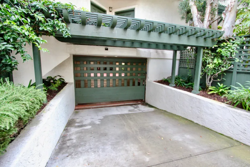 Downward angled driveway at Pacific Villas in La Jolla California