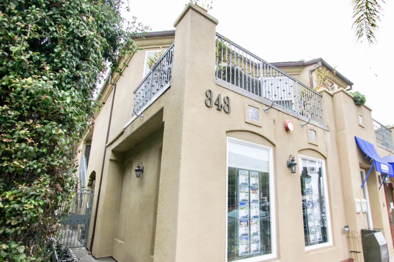 THE Prospect Village FAMOUS IN LA JOLLA MOST ATTRACTIVE BUILDING EVERY WHERE GREENERY VISITOR FAVORITE PLACE