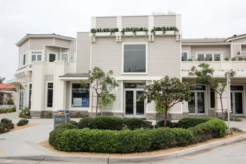 This is a new townhome for you to see right now. Don't miss oot on this beauty
