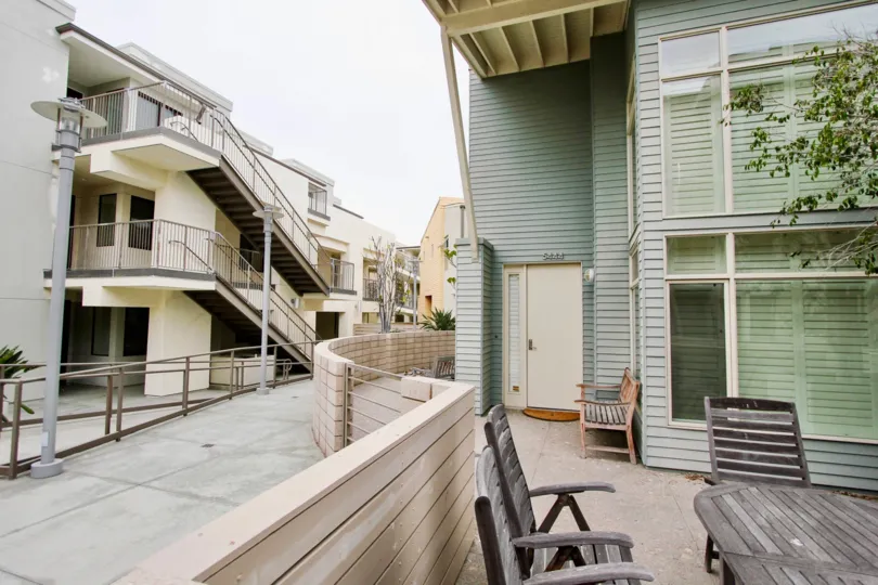 Patio table & chairs inside Community Seahuas located in La Jolla CA