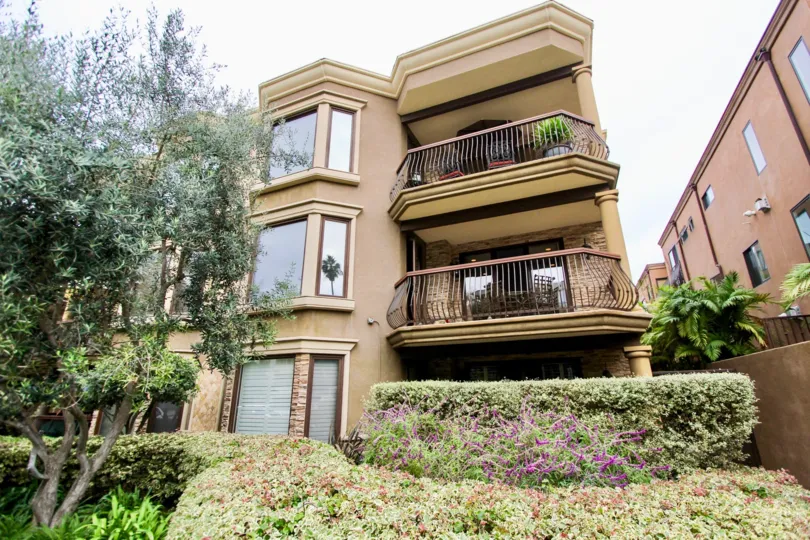 the Venezia most attractive building with balcony and beautiful garden comfortable staying place and climate visit and enjoy