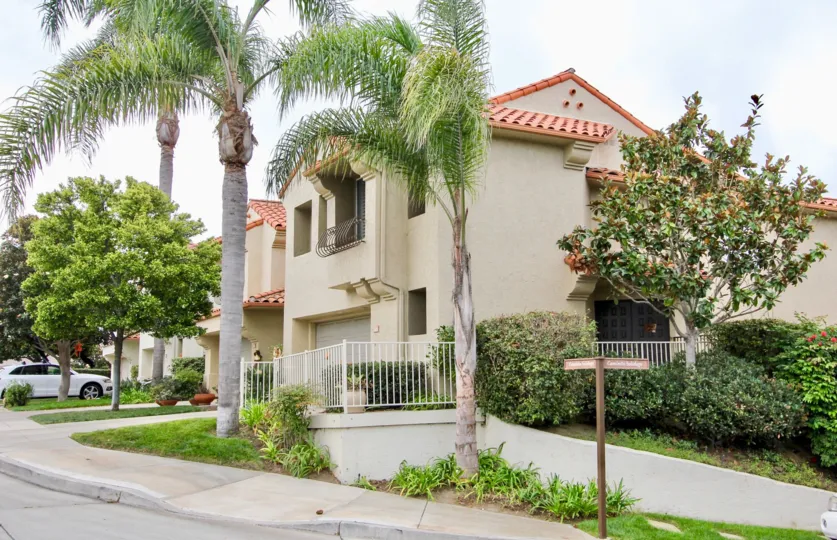 Two Story Condo with Fenced Patio Close to Shopping, Eating Entertainmen