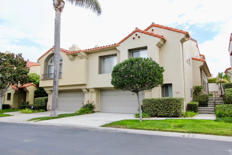 Awesome view of villa with lawn and palm tree front in Ventana of La Jolla
