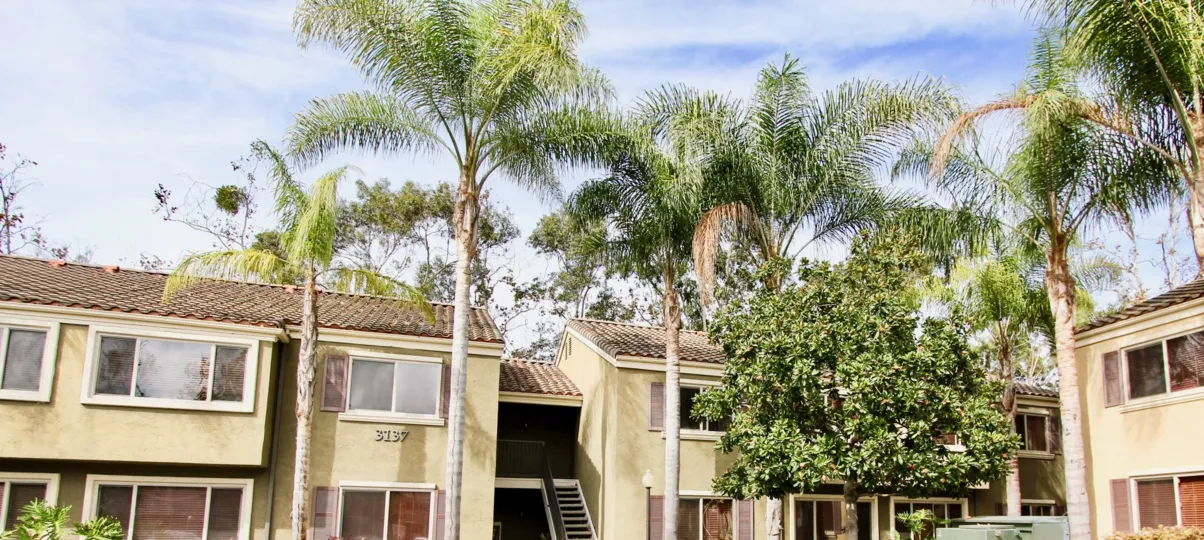 Villa Tuscana IN CALIFORNIA MOST ATTRACTIVE BUNGALOW NICE TREE COMFORTABLE STAYING PLACE CLIMATE CLEAN AREA