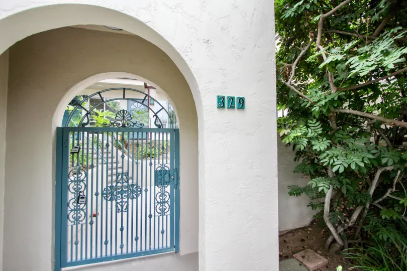 Condominium. Located in a small and quiet property with a nice balcony fully gated and garage