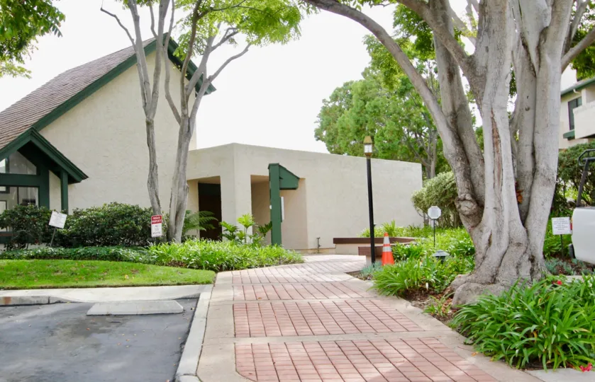 Independent spacious villa with awesome greenary in Woodlands North of La Jolla