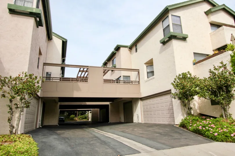 Villas with ample of parking place and green garden in Woodlands North of La Jolla