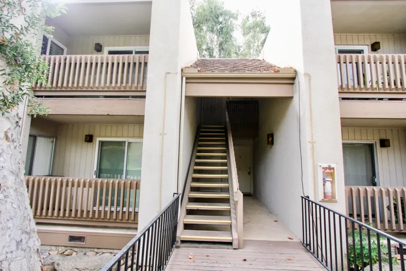 THE APARTMENT IN THE LA MIRIANDA WITH THE UPSTAIRS, FIRESAFETY, BALCONIS, PLANTS, TREES