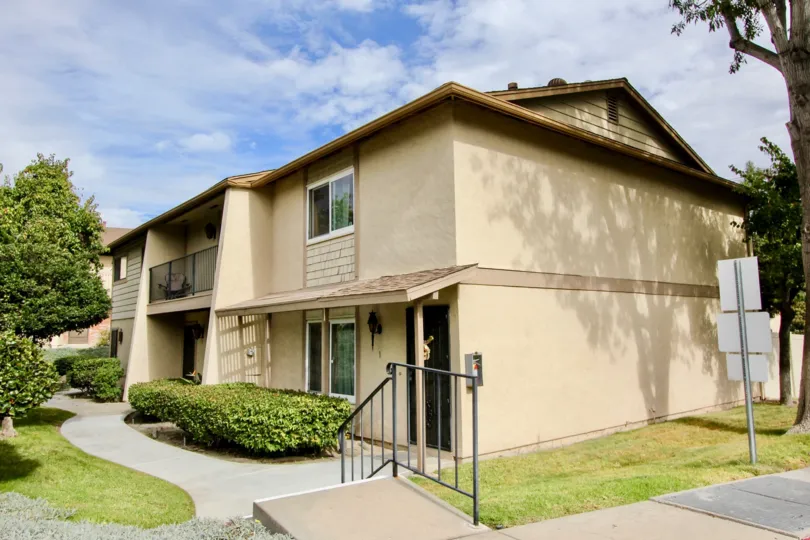 A simple two-storey townhouse in Lake Glen Park community separated by fire walls.