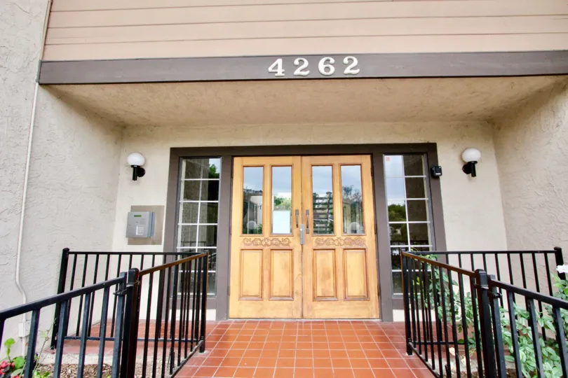 ALT="Park Bluffs Community at La Mesa in California"