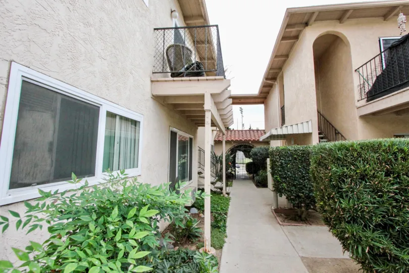 ALT="Villa Elena Community at La Mesa in California"