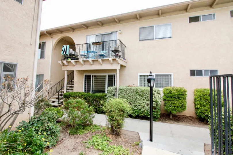 ALT="Villa Elena Community at La Mesa in California"