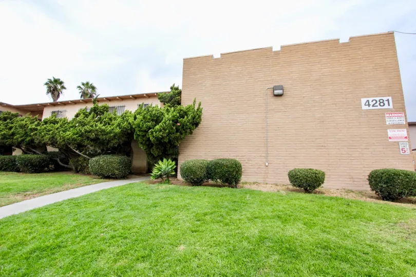 ALT="Villa Elena Community at La Mesa in California"
