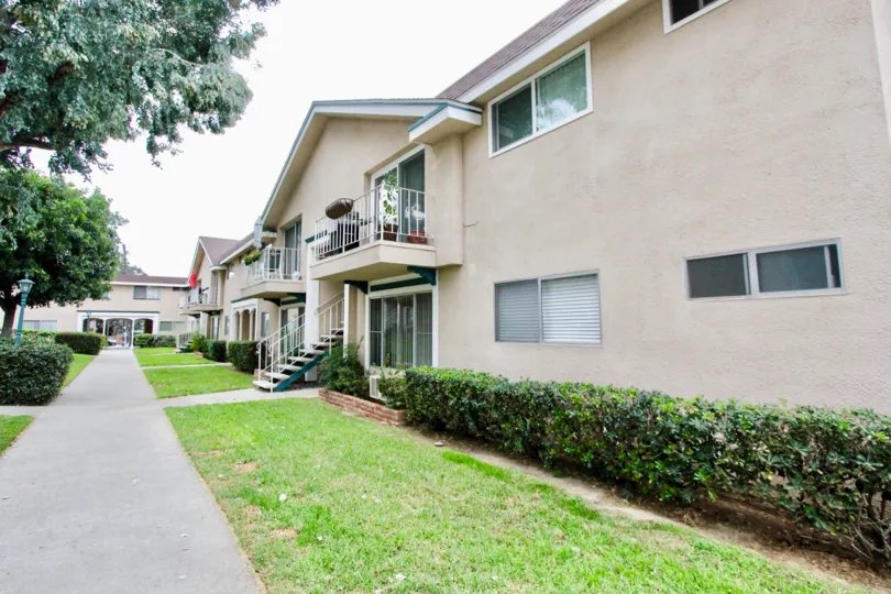 Quiet and clean neighbourhood in westwood Village, in the La Mesa city