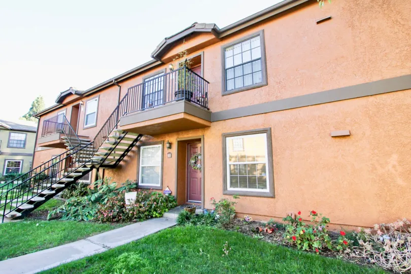 Beautiful green lawn outside a house in Arbor Ridge of Mira Mesa