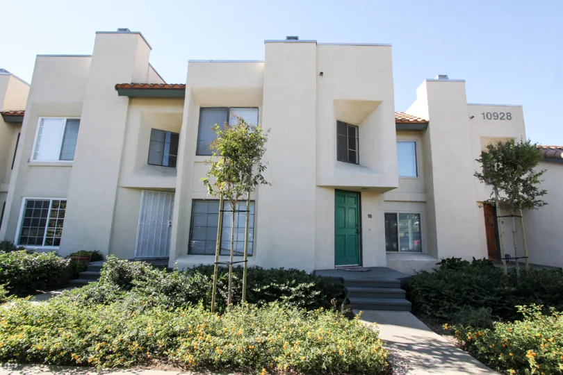 Two Story Condo with Fenced Patio Close to Shopping, Eating Entertainmen