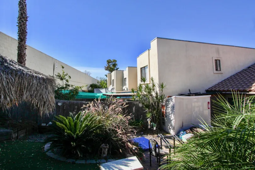 Black Mountain Villas,: Mira Mesa, California, blue sky,plants