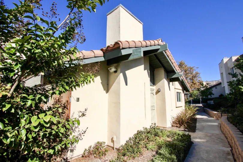 Sunny day walkway in Black Mountain Villas community, Mira Mesa, CA