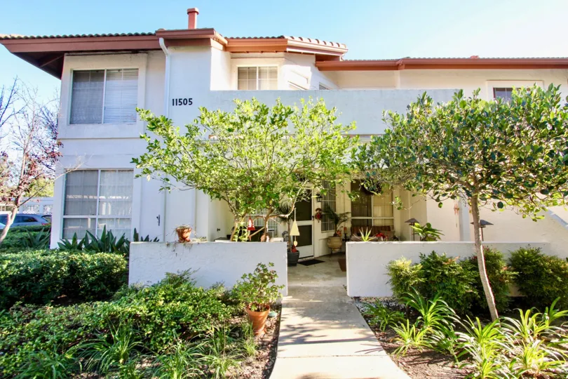 alt=" Canyon Bluffs Community at Mira Mesa in California"