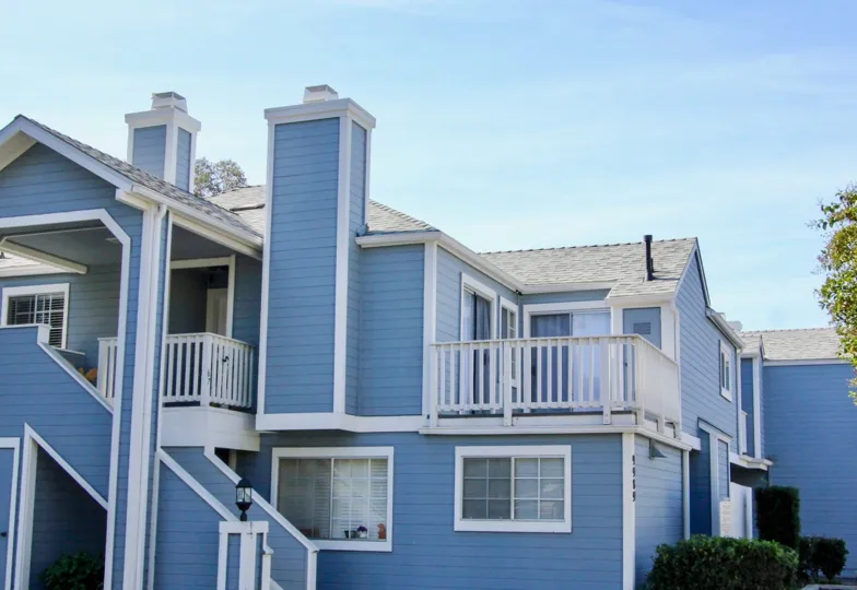 the canyon colony is like a blue coloured palace of the mira misa city in ca
