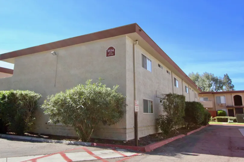 Carroll Canyon Gardens , Mira Mesa,California, brown building.plants,