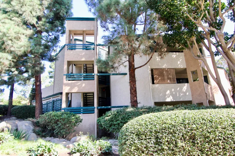Creekside indeed, Creekside aparts in the city of Mira Mesa give you the ultimate creed side experience