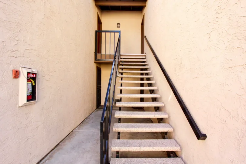 A sunny day in the Quail Creek with flat and strong staircase