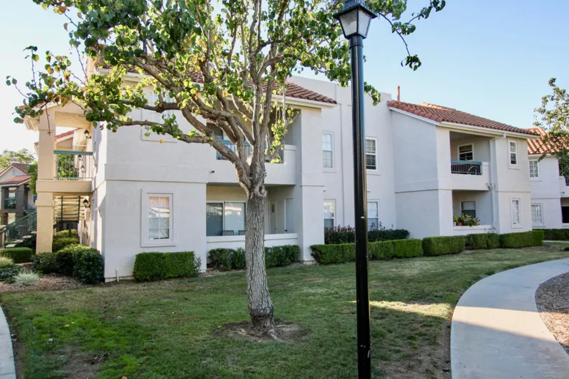 Summit Ridge apartments with it's well mowed lands and greenery in Mira Mesa, California
