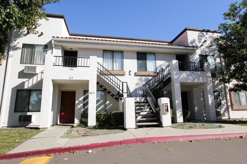 Beautiful one Storey Apartmeny in Villas at New Salem, Mira Mesa, California