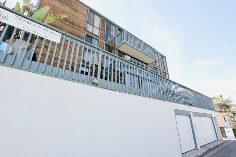 Spacious 2 bedroom, 2 bath South Mission condo with one of the largest decks in all of Mission Beach! Located on the second floor, this condo has an open layout living room, kitchen, and eating area. Each bedroom has a private en-suite bathroom, and all r