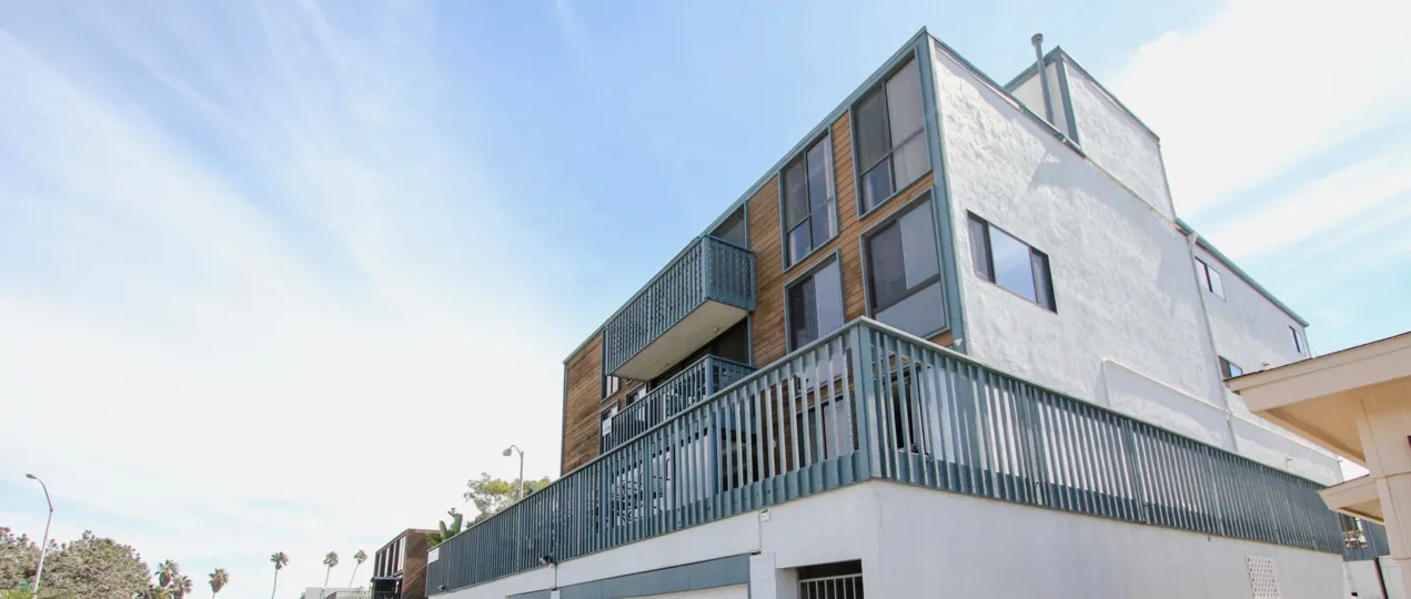 An apartment on a sunny day at 2990 Mission, Mission Beach, California