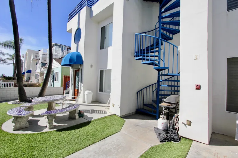 Rich Exteriors of 734 Ensenada Court, Mission Beach, California