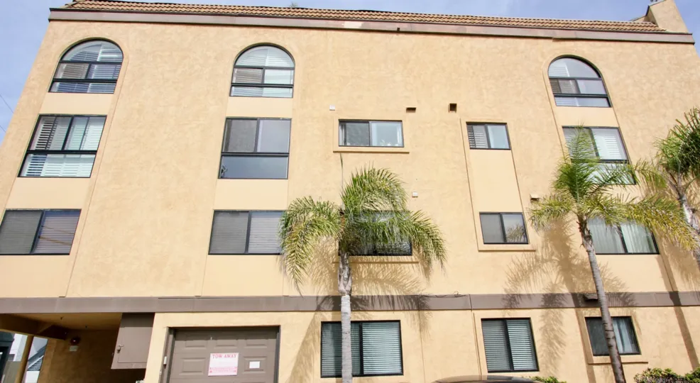 A stucco building in the Casa Bahia area of Mission Beach CA.