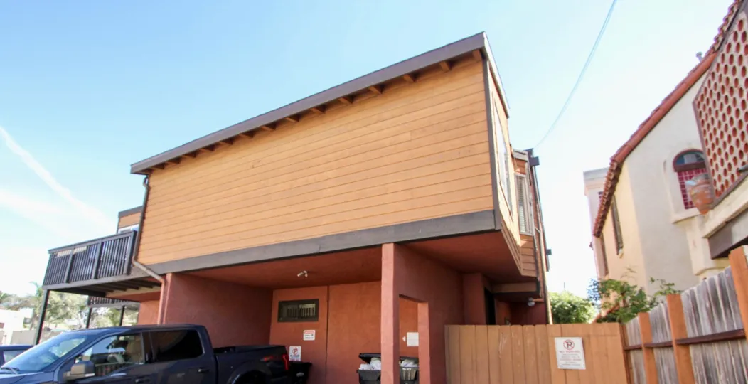 Outdoor view of a Casa Deal apartment in Mission Beach, CA