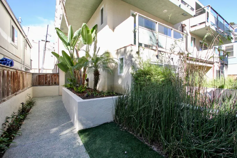 You can view a beautiful landscaped apartments at Ensenada Court Villas Apartments for nice quality living.