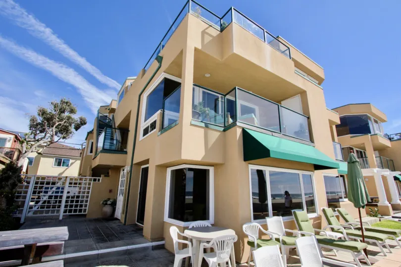 A pool house in Far Horizon community in Mission Beach California.