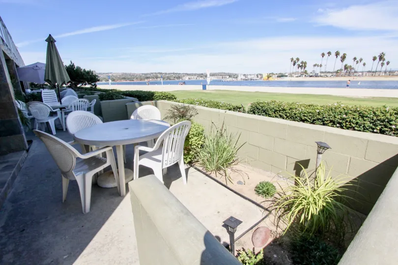 A sunny day near the beach at the Franklin Shores residences, Mission Beach, California