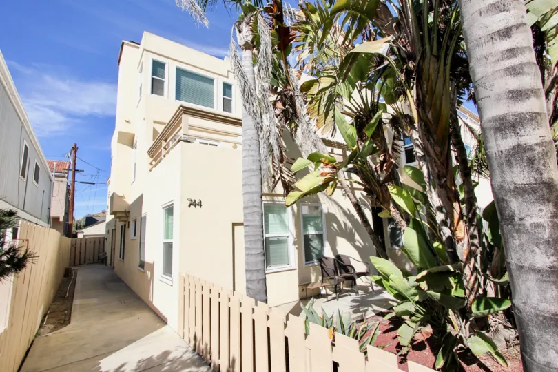 The scenic and sunny Isthmus Condos in Mission Beach