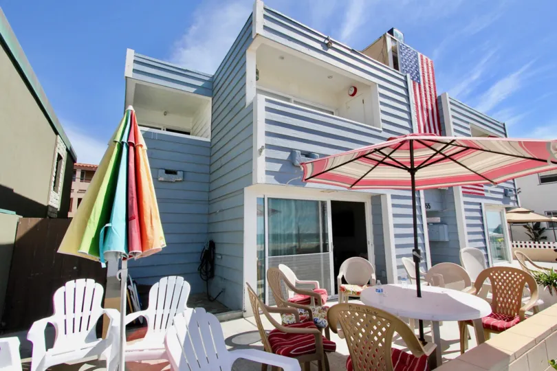 This bayside condo sits steps from Mission Bay. It features panoramic views of the bay from the master bedroom, second bedroom, living room and dining room. Bring your favorite book and relax in the sun on one of the three patios. Play in the water and sa