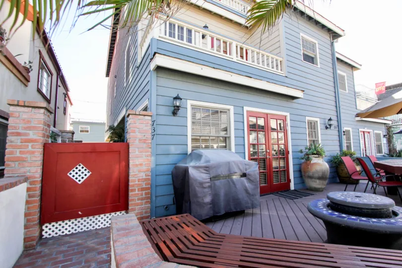 Beautiful home built in 1920 for sale, it is going for 250, 000 dollars