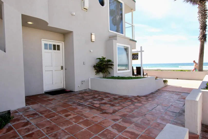 Elegant side view of Ocean Front one Apartment in Mission Beach, California