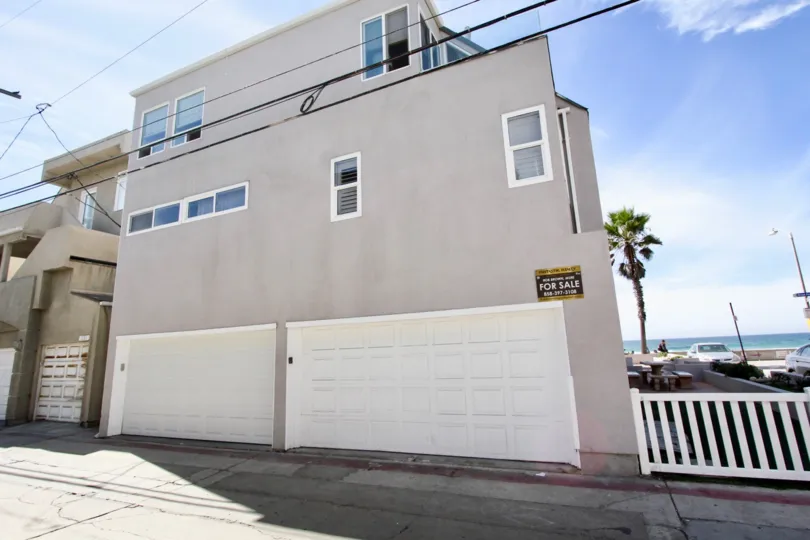 Discover your own slice of paradise along the shores of San Diego’s famed Mission Beach. Experience uninterrupted views of the majestic Pacific from almost anywhere in this luxurious contemporary wonder. Designed with comfort and enjoyment in mind, the fo
